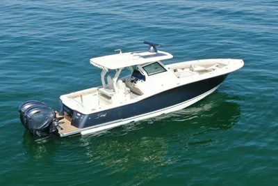 Scout 355 LXF Center Console