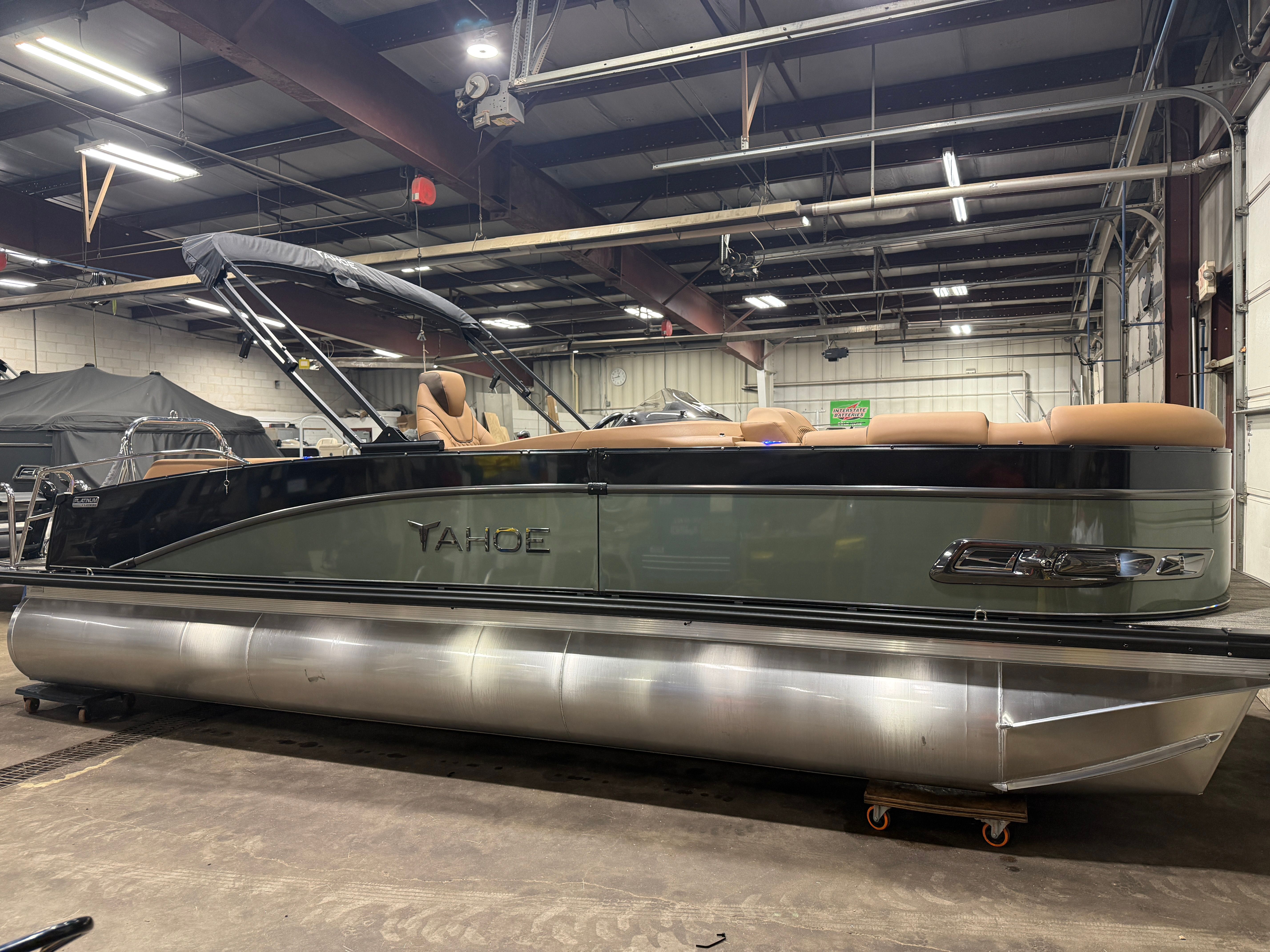 Tahoe Cascade 2385 Swingback (VRB) Tritoon & Honda 4-Stroke EFI