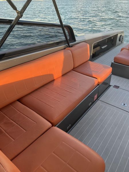 2015 VanDutch 55
