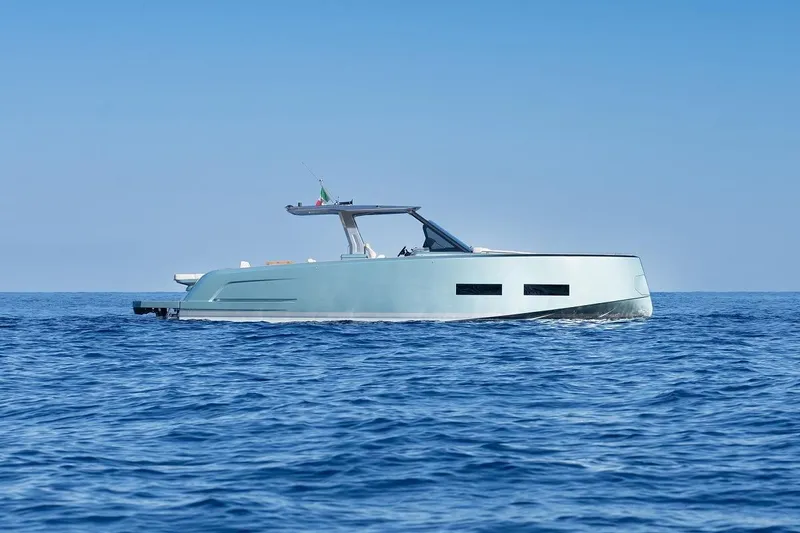 Nouveau Pardo 43 2026 Yacht Photos Pics 2026 Pardo Yachts P43 cruising on open sea under clear blue sky.