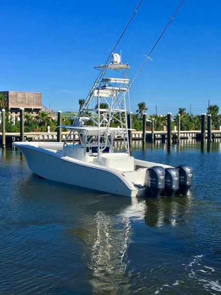 2010 Yellowfin 42 Center Console