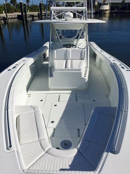 2010 Yellowfin 42 Center Console