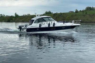 Cruisers Yachts 420 Sport Coupe
