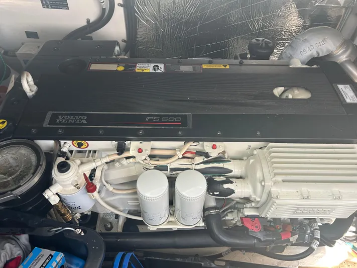 Yacht Photos Pics Volvo Penta IPS 500 engine in 2011 Cruisers Yachts 420 Sport Coupe.