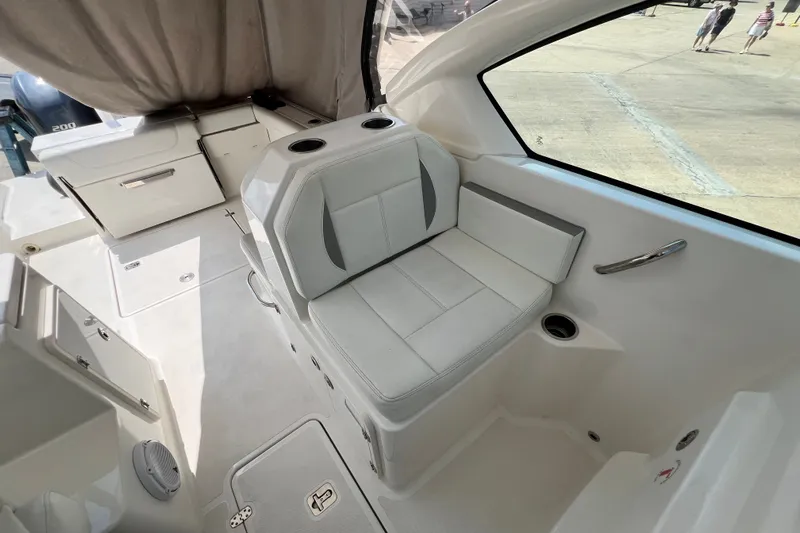 Fighting Irish Yacht Photos Pics companion helm seat