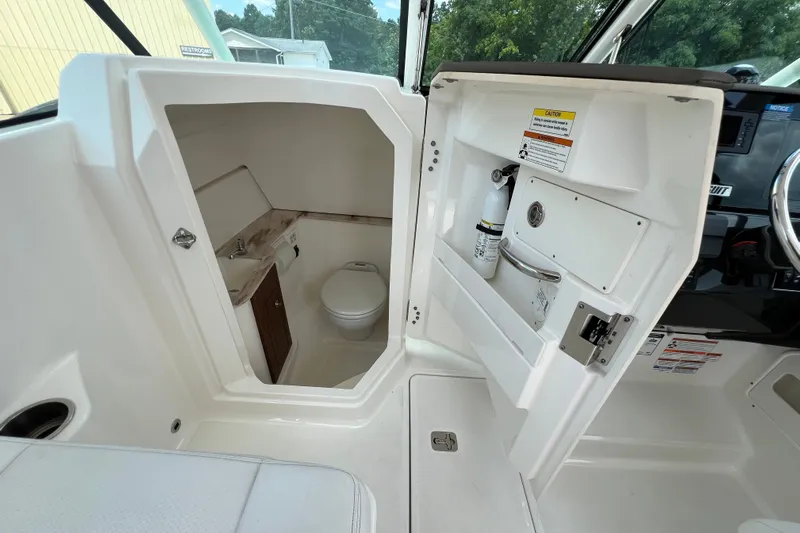 Fighting Irish Yacht Photos Pics head compartment