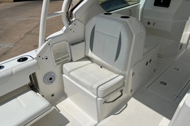 Fighting Irish Yacht Photos Pics aft facing seat