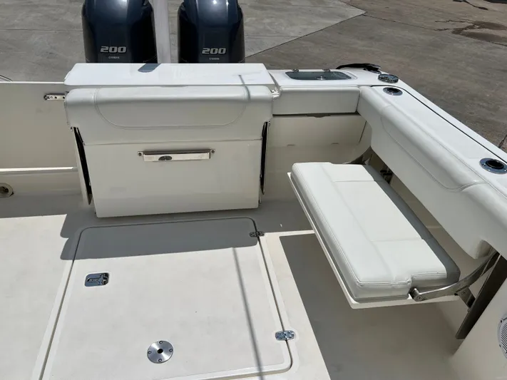 Fighting Irish Yacht Photos Pics cockpit seating