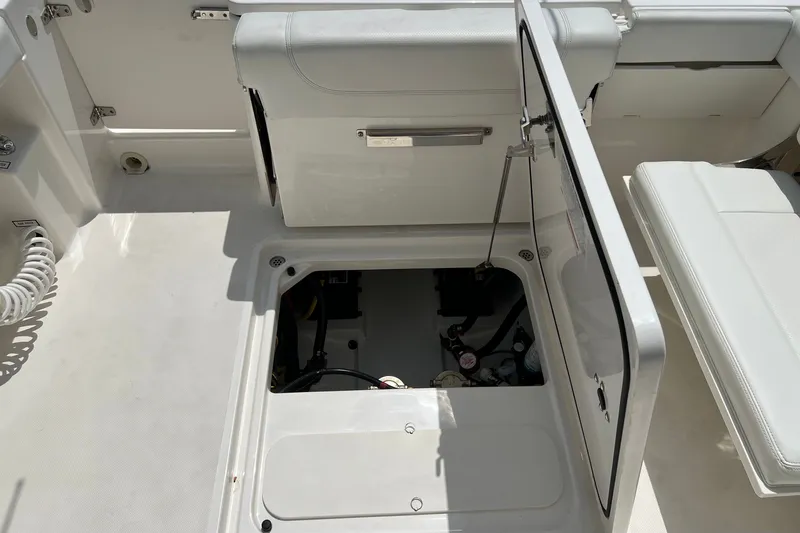 Fighting Irish Yacht Photos Pics lazerette hatch