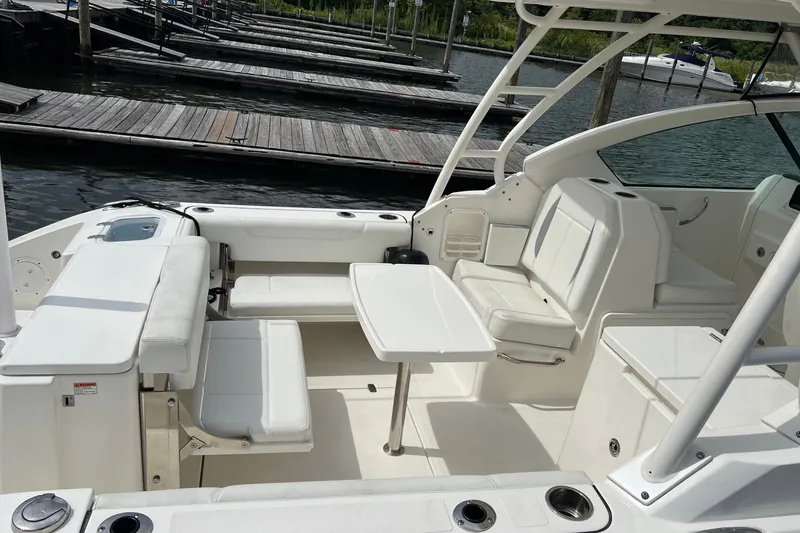 Fighting Irish Yacht Photos Pics cockpit seating & table