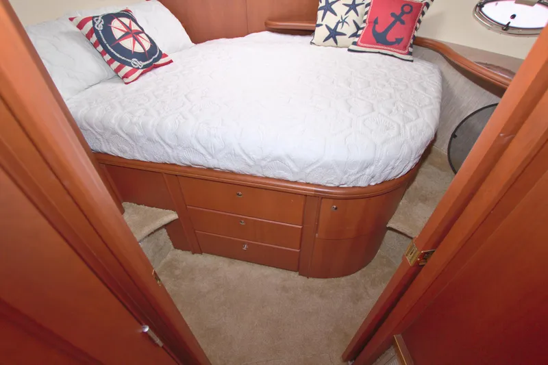 Bear Foot II Yacht Photos Pics 