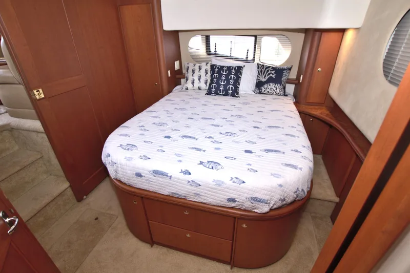 Bear Foot II Yacht Photos Pics 