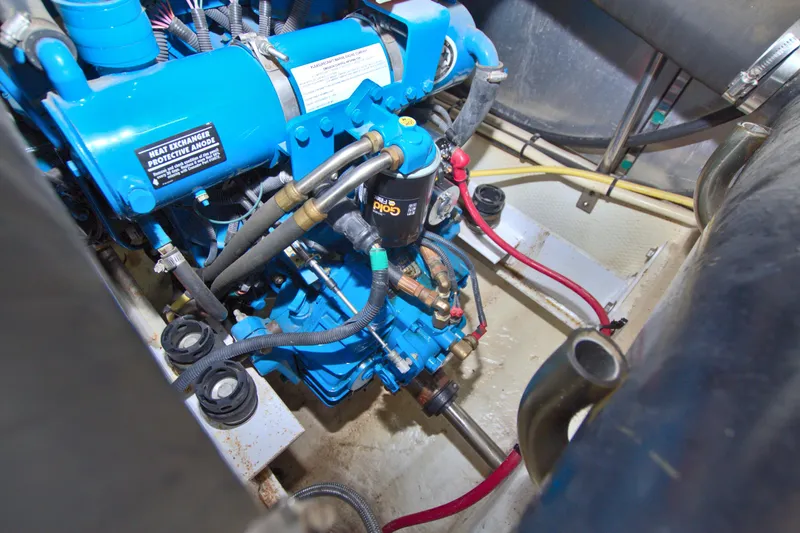 Bear Foot II Yacht Photos Pics 