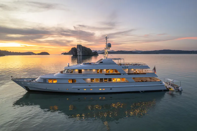Azul V Yacht Photos Pics 
