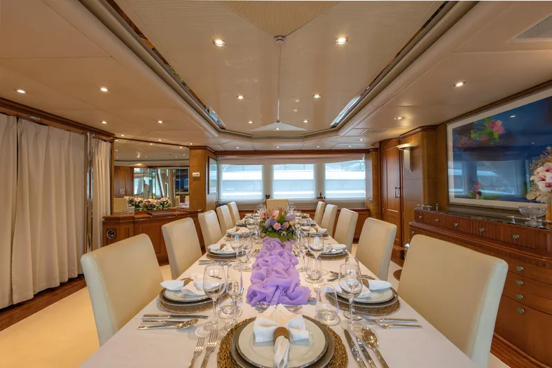 Azul V Yacht Photos Pics Dining area