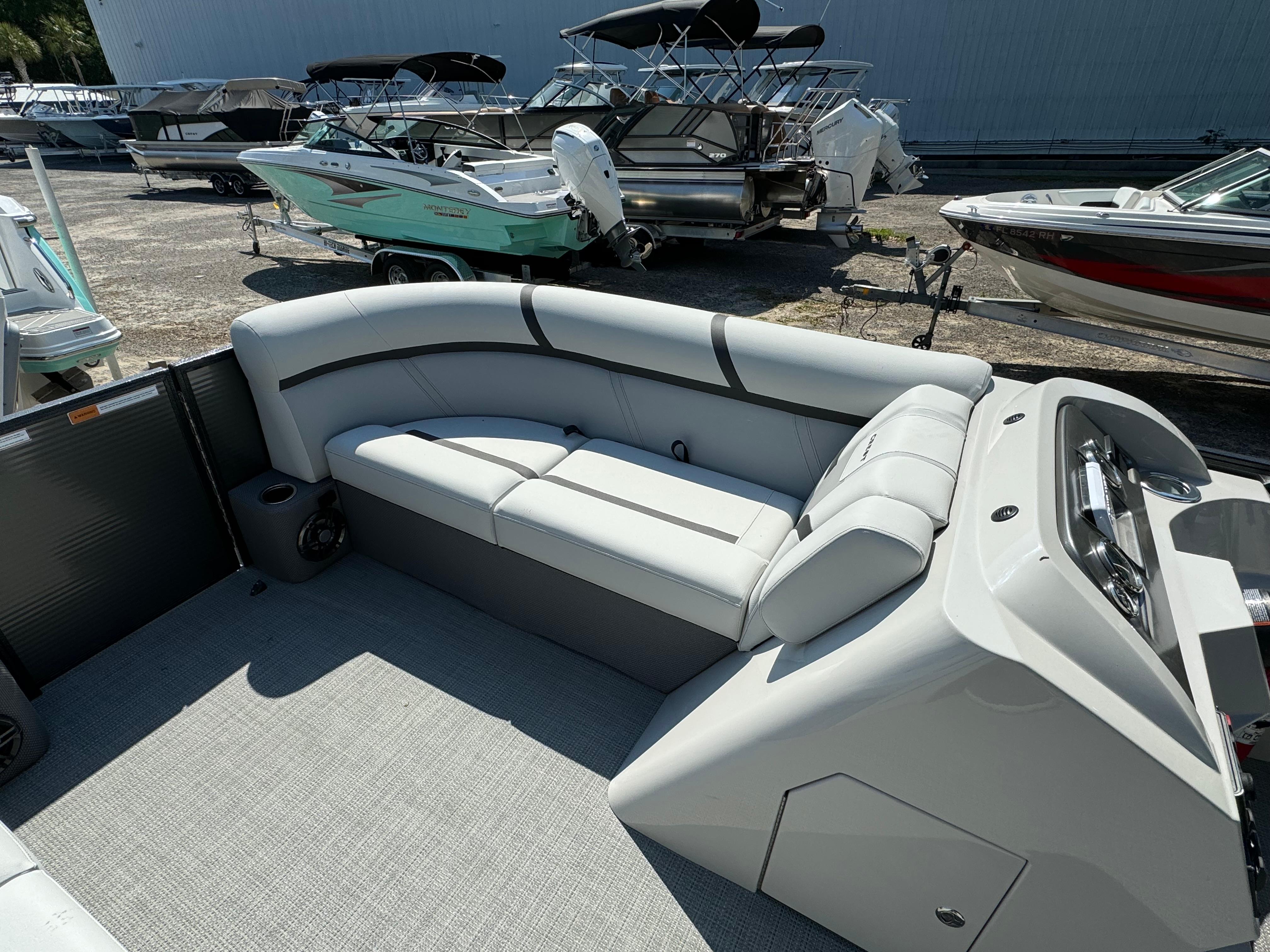 2024 Crest Classic LX 220 Pontoon for sale YachtWorld