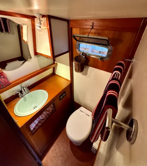 Salmonero Yacht Photos Pics 