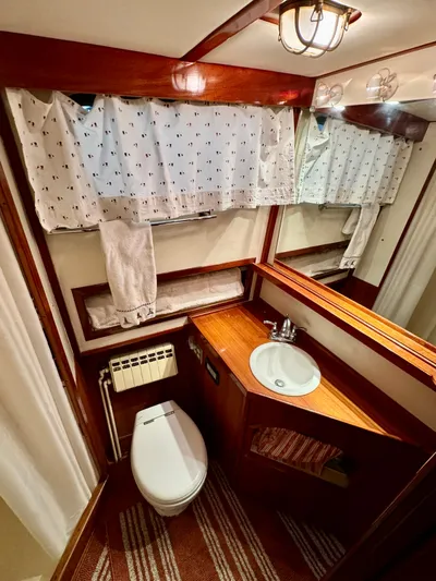 Salmonero Yacht Photos Pics 