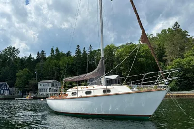 Cape Dory 25 D