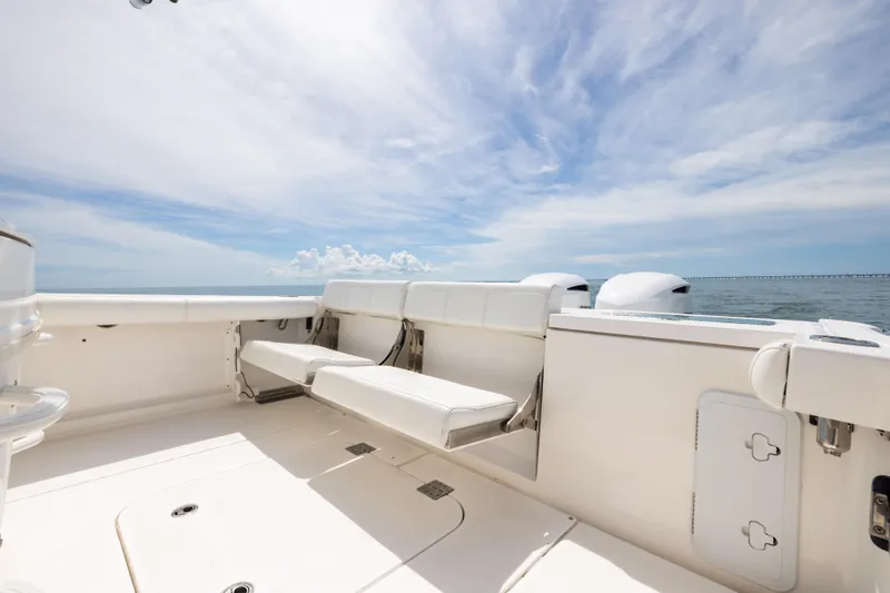 Yacht Photos Pics 2019 Everglades 335 Center Console boat interior with ocean view and seating.