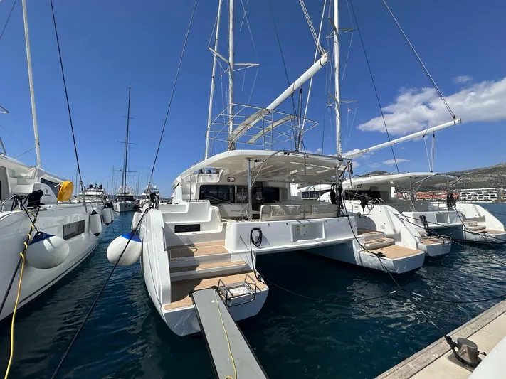 Gemini Yacht Photos Pics 