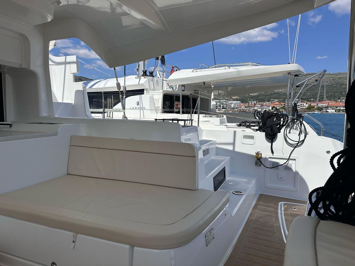 2024 Lagoon 45 
