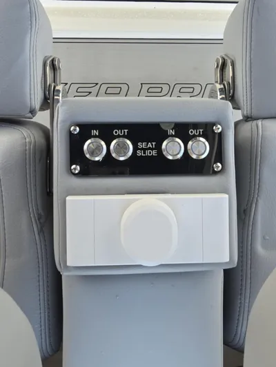 Sea Monroe Yacht Photos Pics 