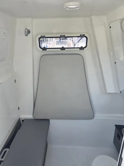 Sea Monroe Yacht Photos Pics 