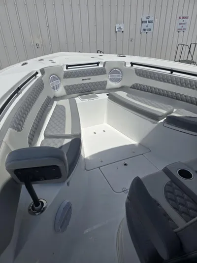 Sea Monroe Yacht Photos Pics 