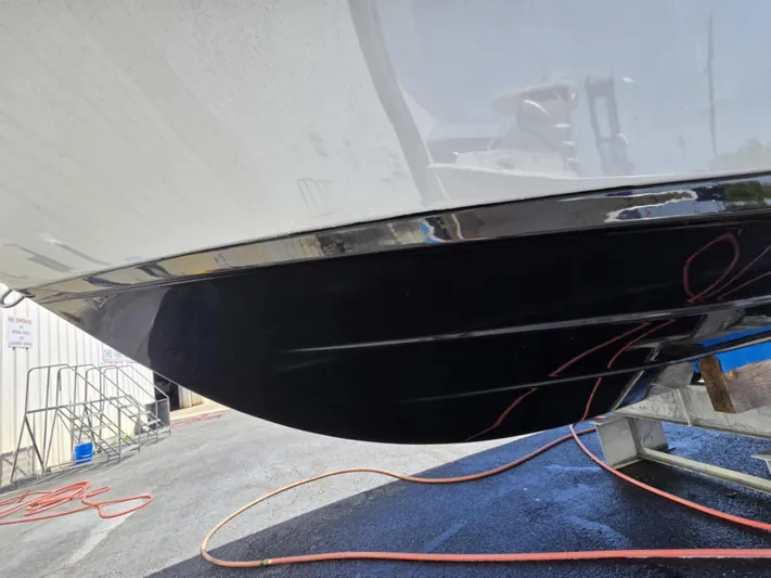 Sea Monroe Yacht Photos Pics 