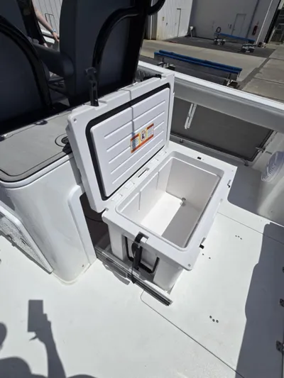 Sea Monroe Yacht Photos Pics 