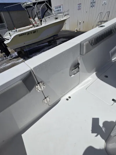 Sea Monroe Yacht Photos Pics 