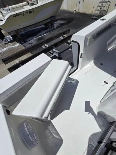 Sea Monroe Yacht Photos Pics 