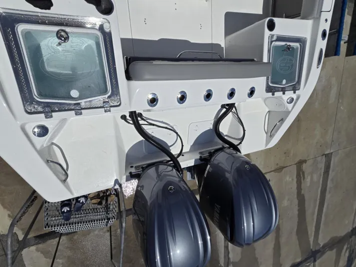 Sea Monroe Yacht Photos Pics 