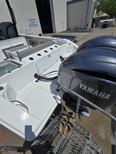 Sea Monroe Yacht Photos Pics 