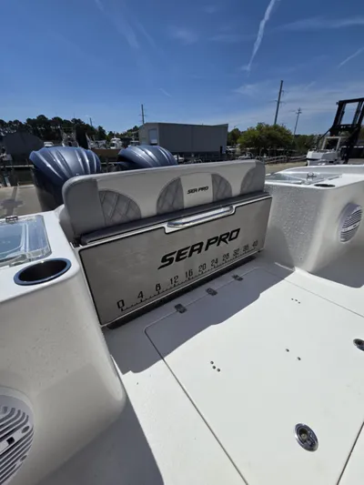 Sea Monroe Yacht Photos Pics 