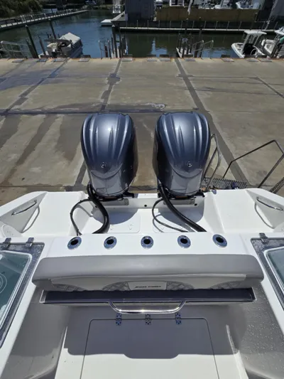 Sea Monroe Yacht Photos Pics 