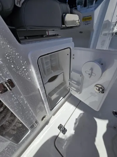 Sea Monroe Yacht Photos Pics 