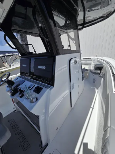 Sea Monroe Yacht Photos Pics 