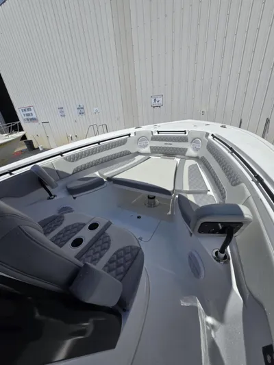 Sea Monroe Yacht Photos Pics 