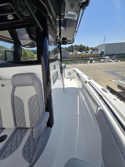 Sea Monroe Yacht Photos Pics 