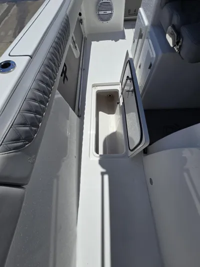 Sea Monroe Yacht Photos Pics 