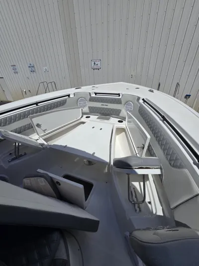 Sea Monroe Yacht Photos Pics 