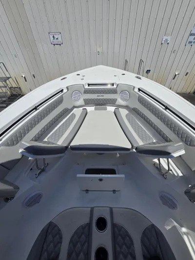 Sea Monroe Yacht Photos Pics 