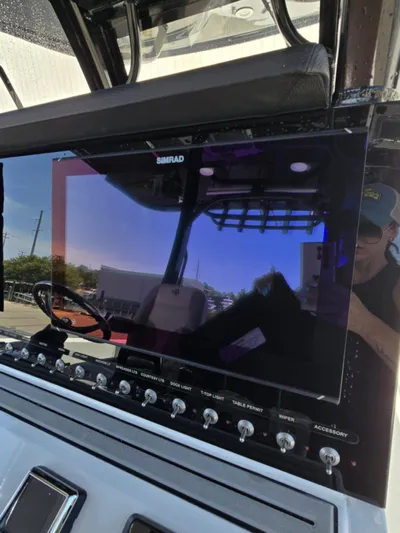 Sea Monroe Yacht Photos Pics 