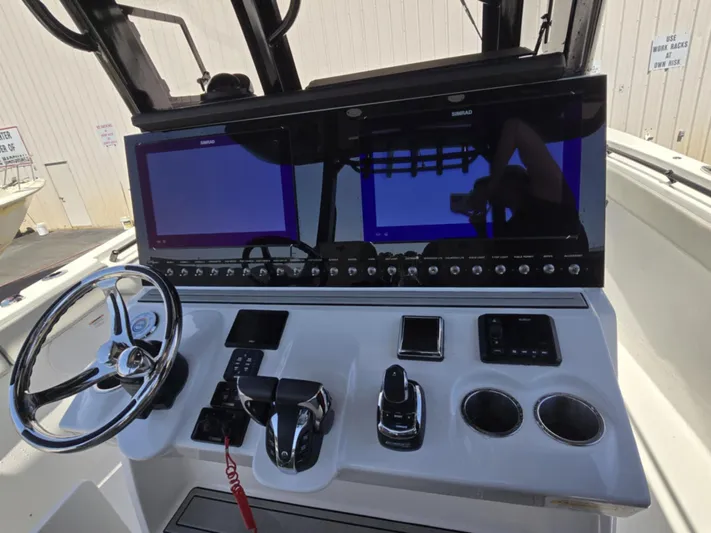 Sea Monroe Yacht Photos Pics 