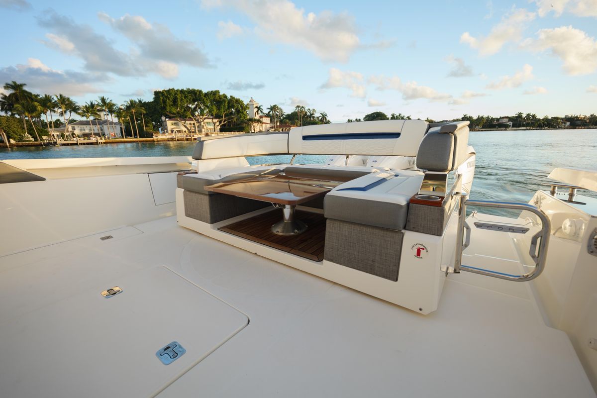 2021 Tiara Yachts 43 