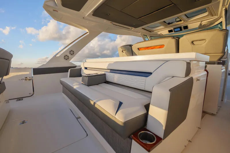  Yacht Photos Pics Luxurious seating area on 2020 Tiara Yachts 43 LS, featuring elegant design and comfort.