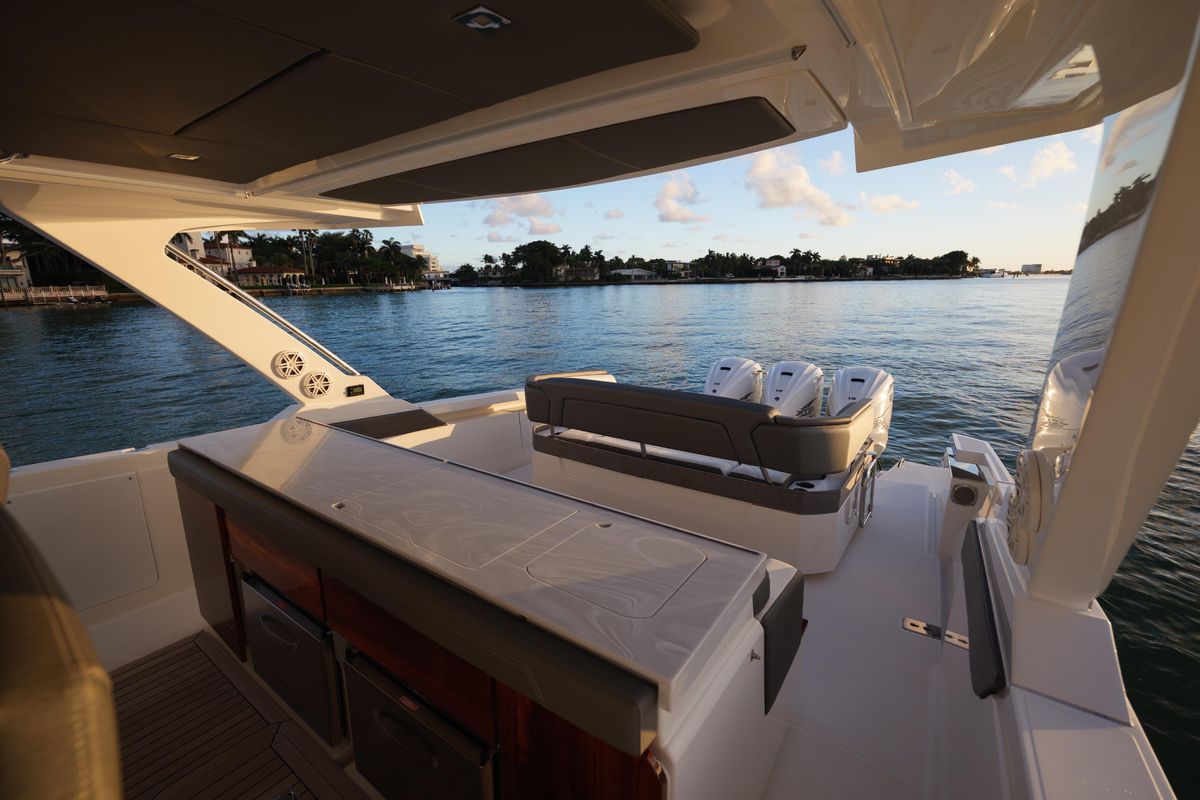 2021 Tiara Yachts 43 