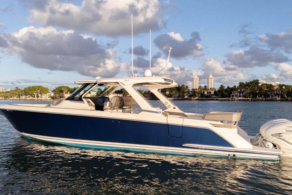 2021 Tiara Yachts 43 